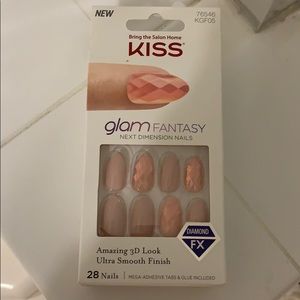 Kiss glam fantasy nails 💝